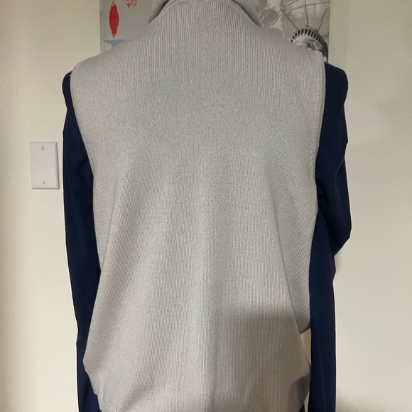 Vintage Hermes Jacket Silk Paperoles Reversible
And Top Cashmere Print S mint 💚🤍 - Picture 15 of 17